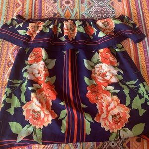 CUTE OFF SHOULDER TOP